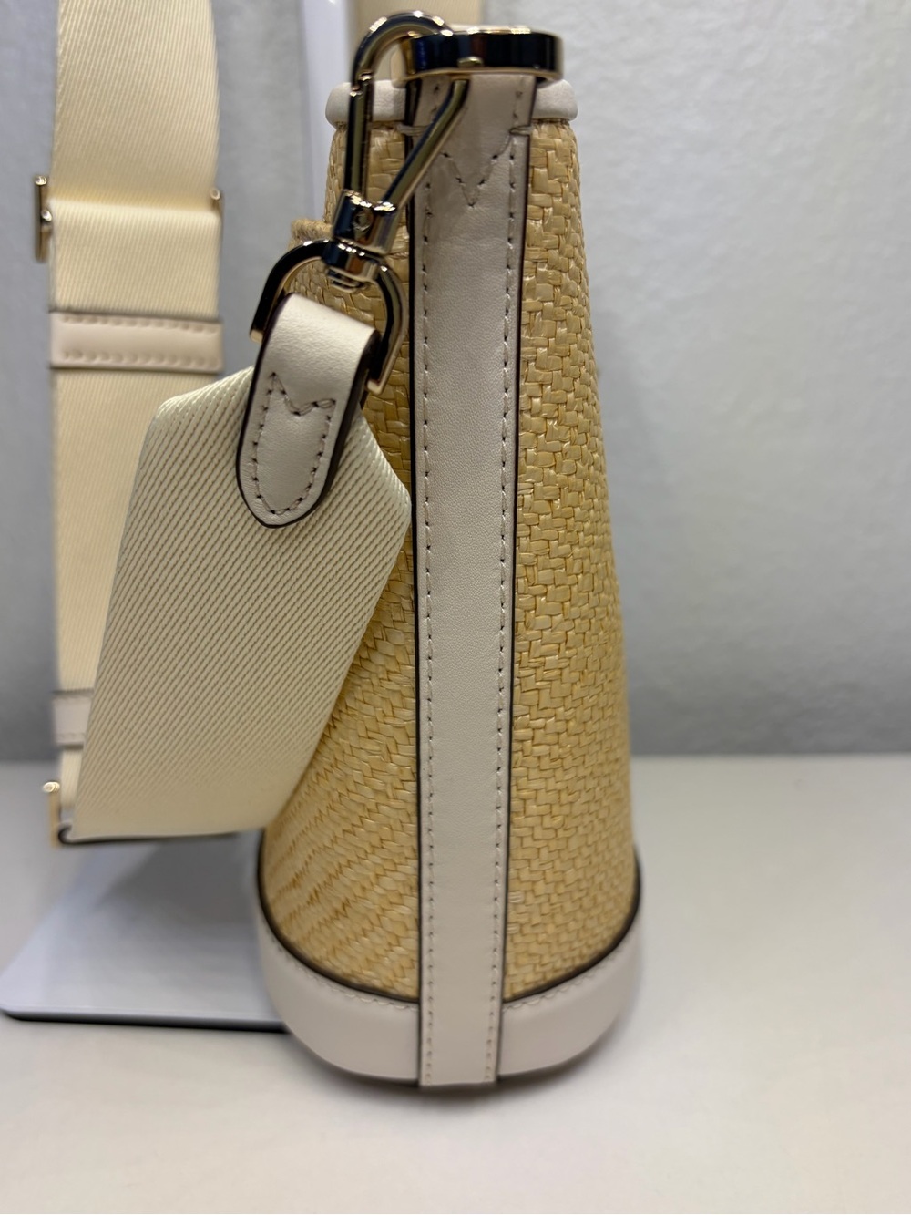 KATE SPADE STRAW BUCKET CROSSBODY BAG - Picture 5 of 13